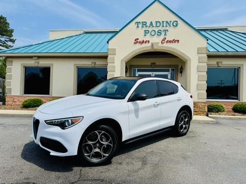 2021 Alfa Romeo Stelvio Base