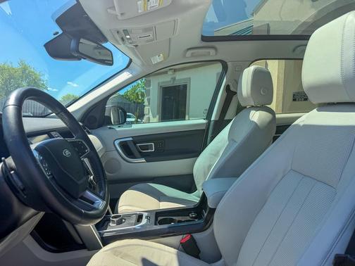 Santorini Black Metallic 2016 Land Rover Discovery Sport HSE