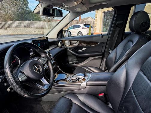2016 Mercedes-Benz GLC 300 Base