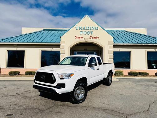 2022 Toyota Tacoma SR