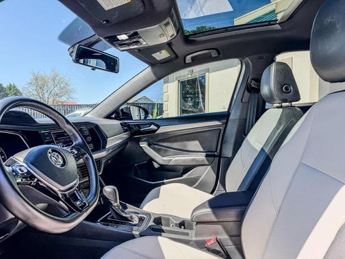 2019 Volkswagen Jetta 1.4T R-Line