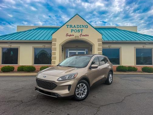 Desert Gold Metallic 2021 Ford Escape SE