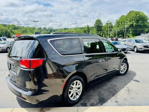 2020 Chrysler Voyager LXI