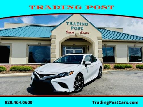 2020 Toyota Camry SE