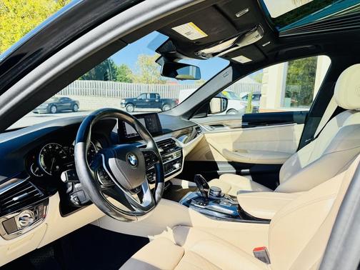 2019 BMW 540 540i