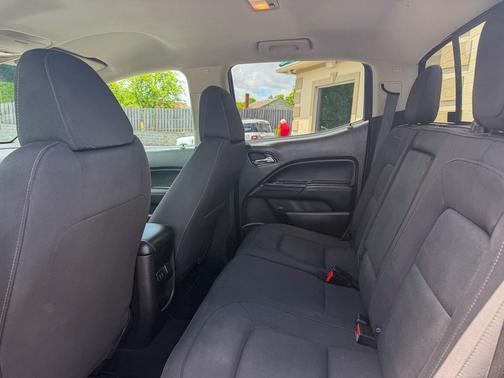 Onyx Black 2018 GMC Canyon SLE