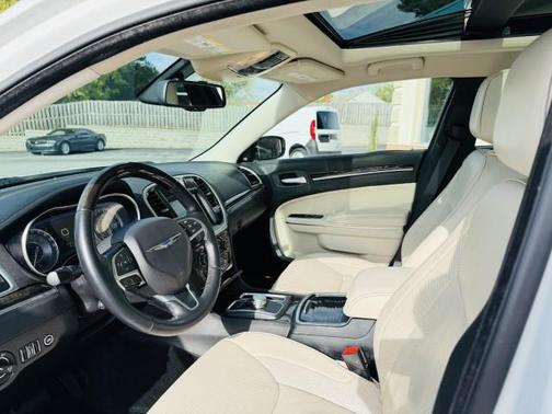 2016 Chrysler 300C Base