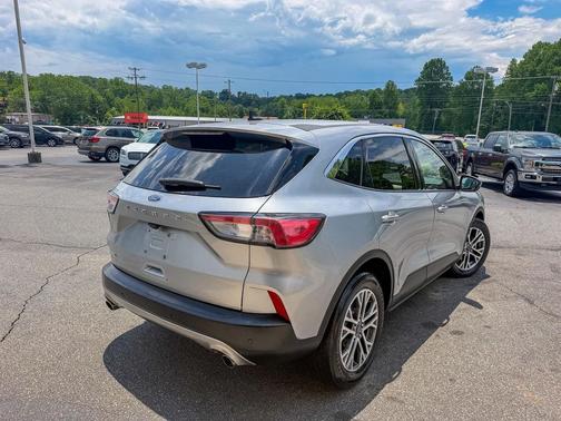 Iconic Silver Metallic 2022 Ford Escape SEL