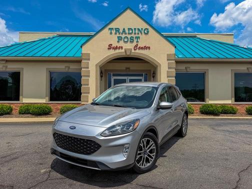 Iconic Silver Metallic 2022 Ford Escape SEL