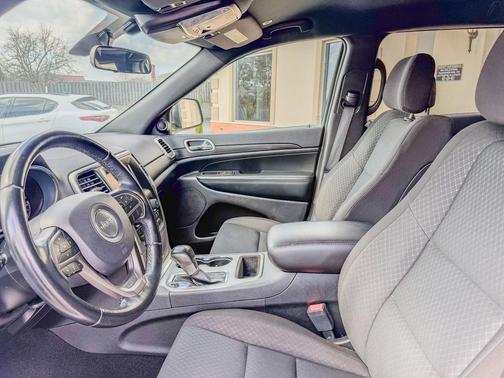 2021 Jeep Grand Cherokee Laredo