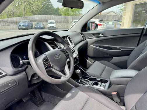 2016 Hyundai TUCSON SE