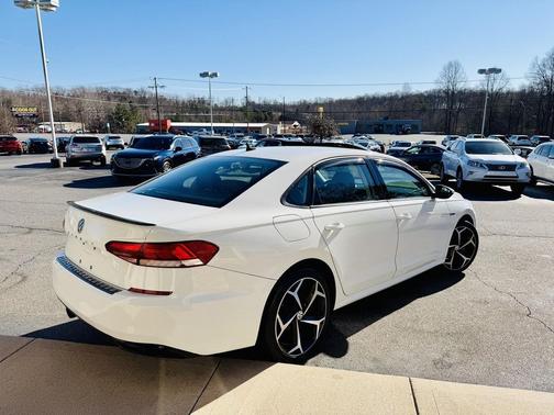 2020 Volkswagen Passat 2.0T R-Line