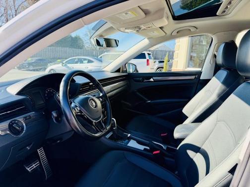 2020 Volkswagen Passat 2.0T R-Line