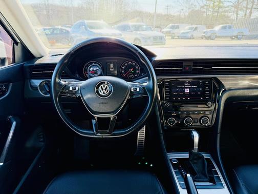 2020 Volkswagen Passat 2.0T R-Line