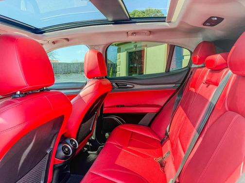 2021 Alfa Romeo Stelvio Ti Sport