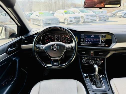 2019 Volkswagen Jetta 1.4T R-Line