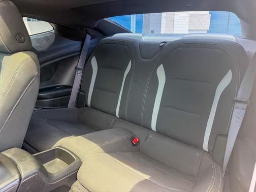 Silver Ice Metallic 2017 Chevrolet Camaro 1LT