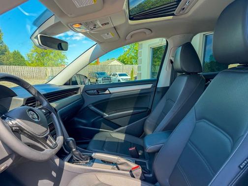 Platinum Gray Metallic 2020 Volkswagen Passat 2.0T SE