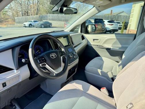 2020 Toyota Sienna L