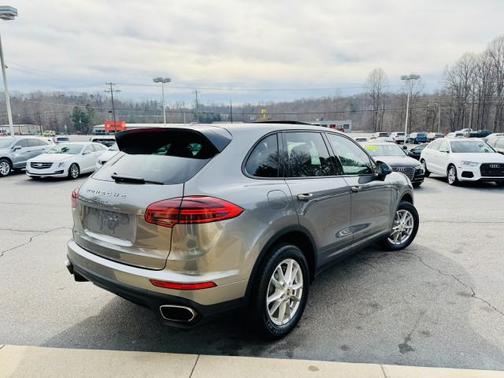 2017 Porsche Cayenne Cayenne