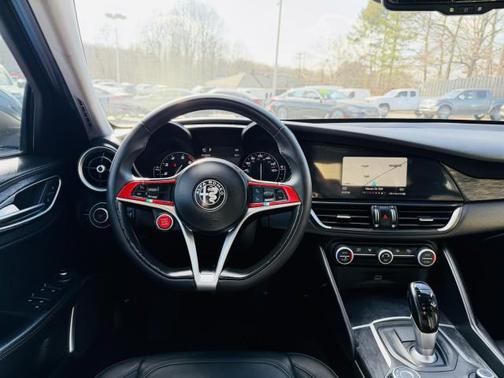 2019 Alfa Romeo Giulia Base