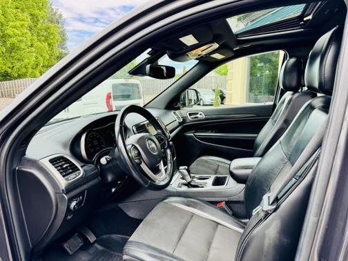 2020 Jeep Grand Cherokee Laredo
