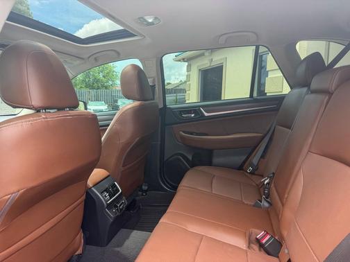 Crystal Black Silica 2018 Subaru Outback 2.5i Touring