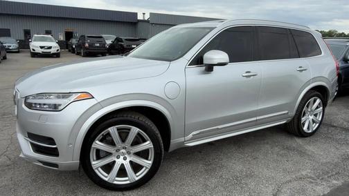 Bright Silver Metallic 2017 Volvo XC90 Hybrid T8 Inscription