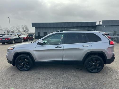 2016 Jeep Cherokee Altitude