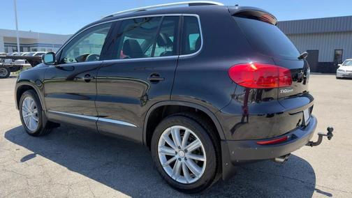 Deep Black Pearl 2015 Volkswagen Tiguan 4MOTION Auto SEL