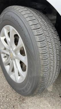 Silver Ice Metallic 2021 Chevrolet Equinox 1LT