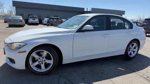White 2014 BMW 320 i