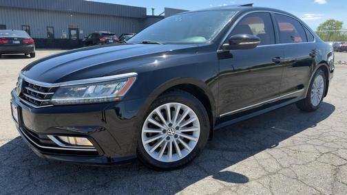 Black Uni 2016 Volkswagen Passat 1.8T SE