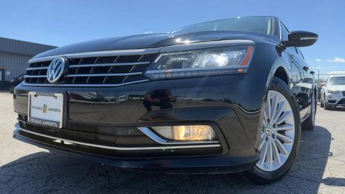 Black Uni 2016 Volkswagen Passat 1.8T SE