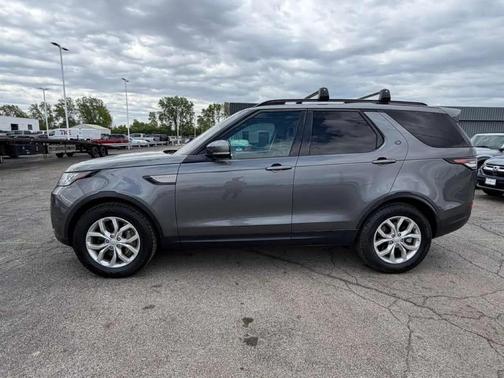 Gray 2018 Land Rover Discovery SE