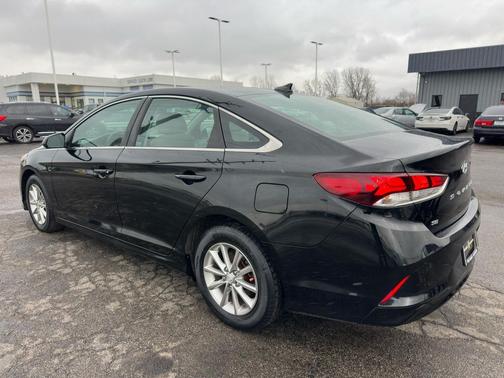 2018 Hyundai SONATA SE