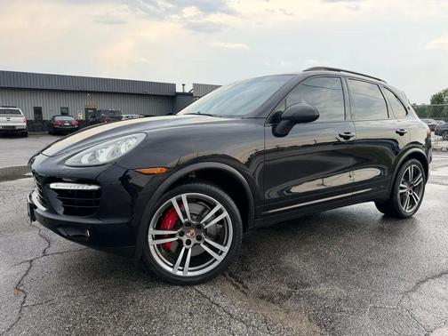 Jet Black Metallic 2013 Porsche Cayenne Turbo