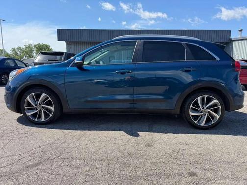 Deep Cerulean 2018 Kia Niro Touring