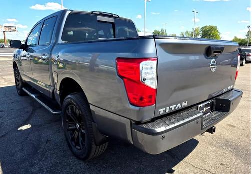 2017 Nissan Titan SL