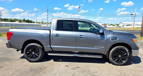 2017 Nissan Titan SL
