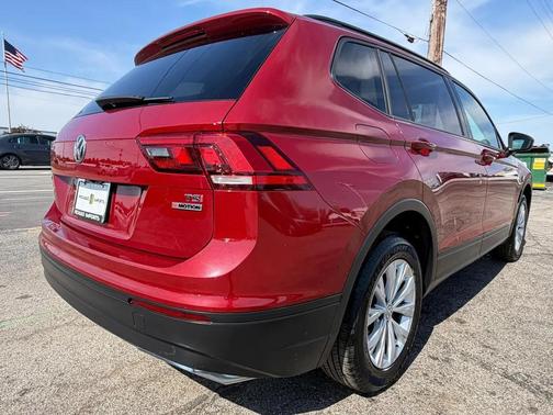 Burgundy 2018 Volkswagen Tiguan 2.0T SE 4MOTION