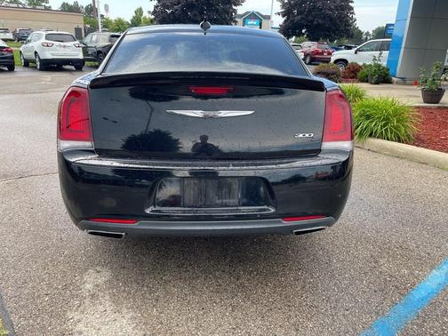 2018 Chrysler 300 S