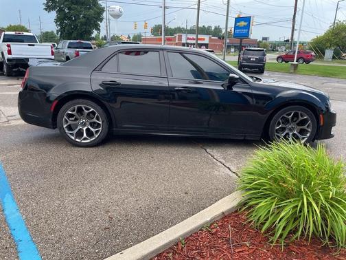 2018 Chrysler 300 S