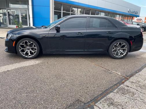 2018 Chrysler 300 S