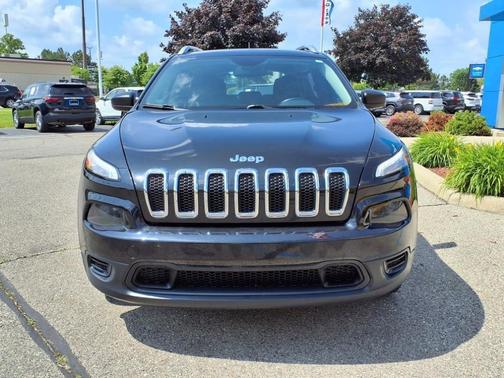 2016 Jeep Cherokee Sport