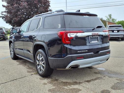 2022 GMC Acadia SLE