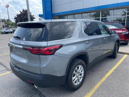 2023 Chevrolet Traverse LS
