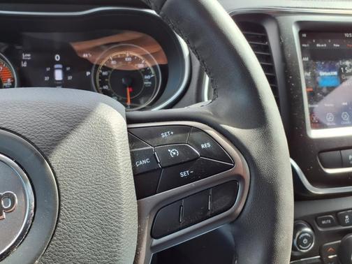 2022 Jeep Cherokee Latitude Lux