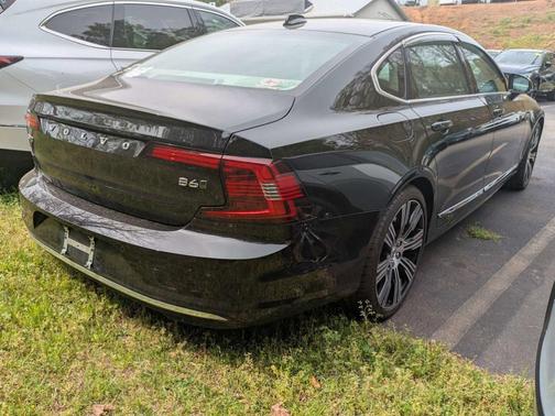 Onyx Black Metallic 2024 Volvo S90 B6 Ultimate