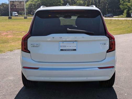 Crystal White Pearl 2026 Volvo XC90 Plug-In Hybrid T8 Plus 7-Seater